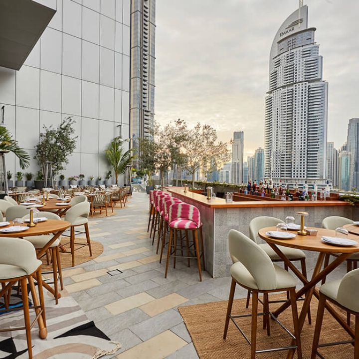 august dubai restaurant froch iluminacion 6